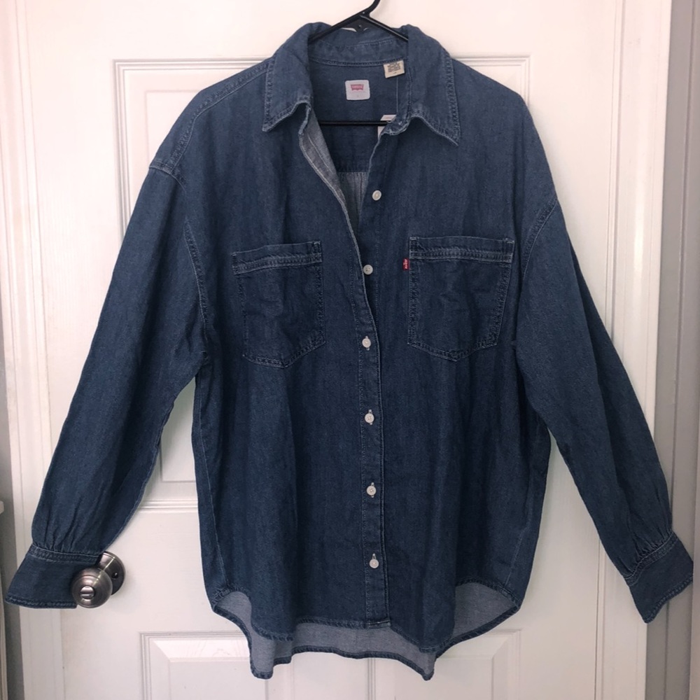 Levi’s Oversized button up shirt (L)
